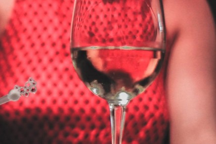 5 Signs You’re Allergic to Wine