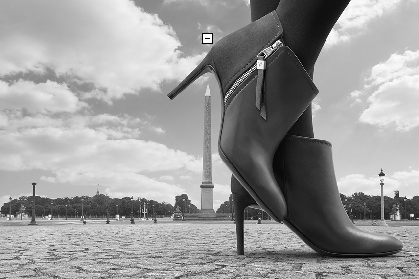 Louis Vuitton Zip shoes across Paris - 2LUXURY2.COM