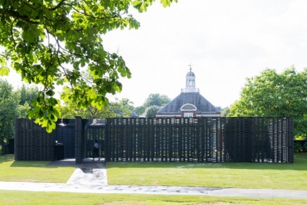 Serpentine Pavilion 2018 review – steel, shade and a paddling pool