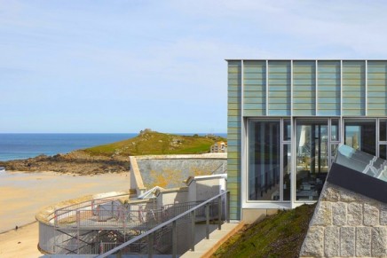 ‘Breathtakingly beautiful’: Tate St Ives wins museum of the year award