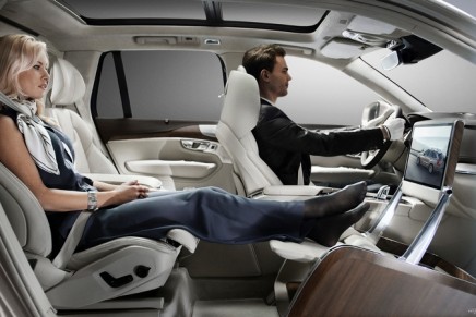 The Lounge Console takes the executive in-car luxury to a new level